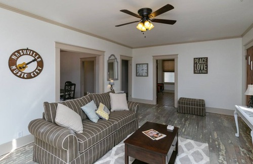 Ashland City Casa | Close enough to the city with all the small-town charm!
