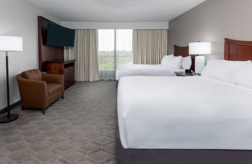 Park Central Hotel | Close Proximity to Downtown Dallas! FREE Parking and Indoor Pool!
