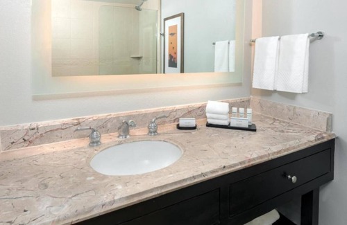 Park Central Hotel | Close Proximity to Downtown Dallas! FREE Parking and Indoor Pool!