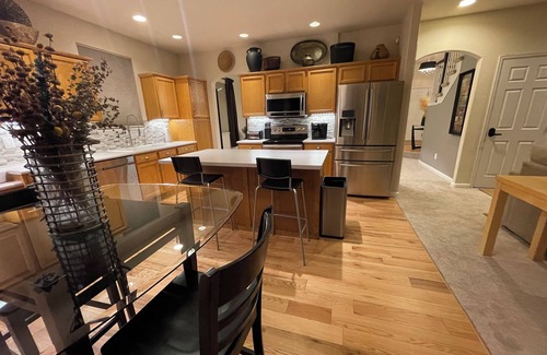 Johnstown Casa | Close proximity to most the northern Colorado cities!