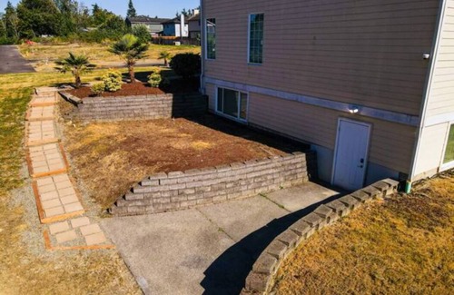 Des Moines Casa | Close To Airport: Modern Living