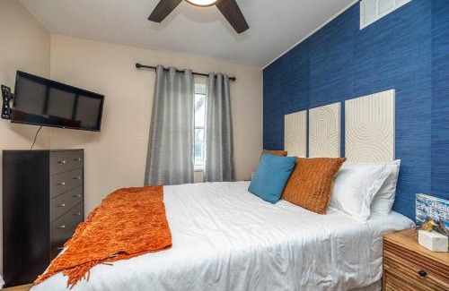 Cleveland Casa | Close to airport* Pets*Fenced yard*A/C & Fast WIFI