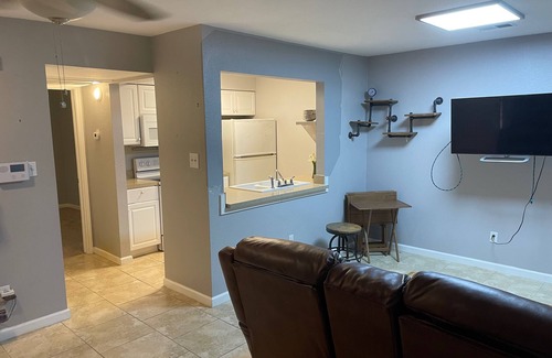 Pleasant Valley Condominio | Close To All The Cool Condo