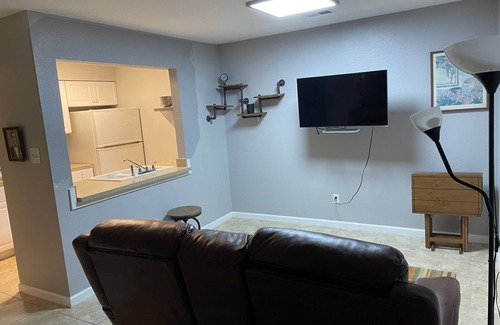 Pleasant Valley Condominio | Close To All The Cool Condo