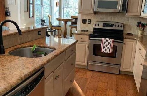 Pocono Pines Casa | Close to all the slopes…book now!