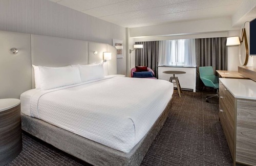 Downtown Columbus Hotel | Close to Attractions! Pet-friendly Property, Near Jack Nicklaus Museum