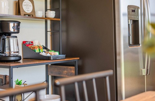 Bellevue Casa | Close to Aurora Hospital- Short drive to Lambeau