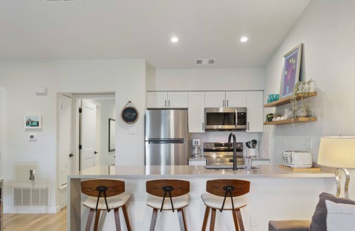 Barton Hills Apartamento | Close to Barton Springs + Zilker | King BR + Patio