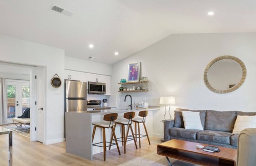 Barton Hills Apartamento | Close to Barton Springs + Zilker | King BR + Patio