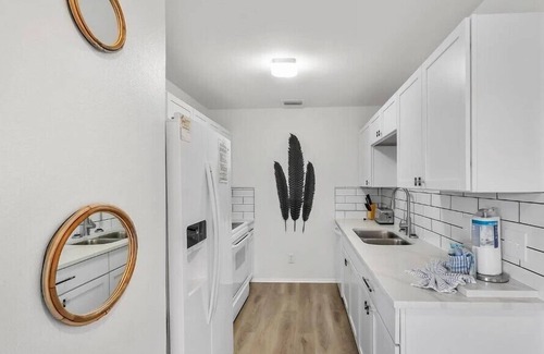 Emerald Waters Village Condominio | Close To Beach! Pet Friendly! Free Seasonal Activities! Cross Creek 64 # 28D!