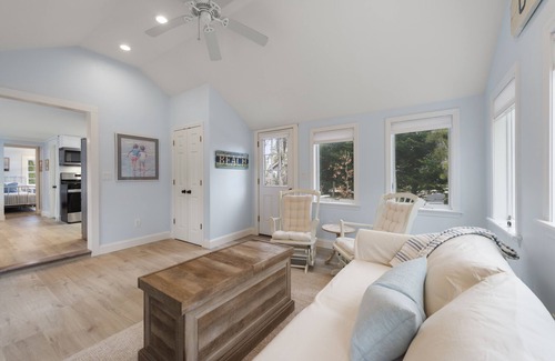 West Chatham Cabaña | Close to Beach Renovated Dog Friendly Cape Cottage