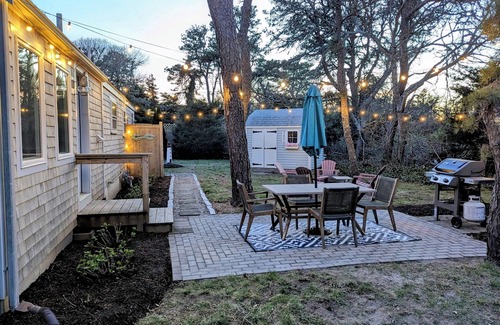 West Chatham Cabaña | Close to Beach Renovated Dog Friendly Cape Cottage