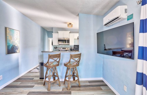 Capri Isle Casa | 🌴 Close To Beach ☀ Shore Thing Duplex 🐬 Easy Island Access