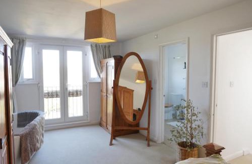 Broadstairs Casa | Close to beaches and town, off street parking