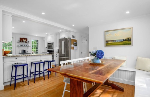 Wianno Casa | Close to beautiful Dowses beach, central AC, and pet friendly!