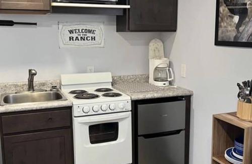 Mesa County Cabaña | Close to Biking Trails and Country Jam! Cozy Tiny House in the Country