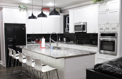 West End Apartamento | Breweries/Food/Center Parc & Mercedes Stadium/Lakewood Amphitheater & the new expanded Belt-line!
