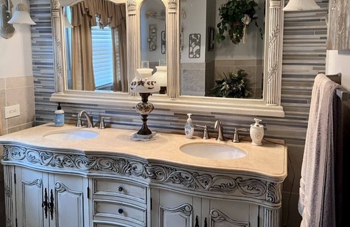 Bluff City Casa | Close to Bristol Motor Speedway, Casino, Rhythm and Roots!