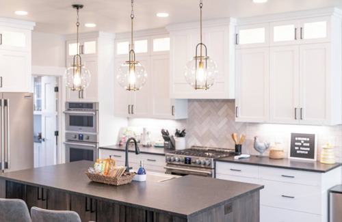 Sugar City Otro | Close to BYU-I and Yellowstone New Modern Farmhouse in a Family Neighborhood.