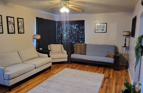 Twin Falls Casa | Close to Chobani and Cliff Bar. Small tiny house with lots of parking