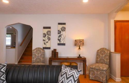 Pittsburgh Casa | Close to City * Charming Central XL Cape Cod * Airport