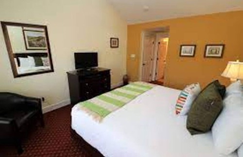 Lackey Complejo | CLOSE TO COLONIAL WILLIAMSBURG, CLOSER TO BUSH GARDENS AND WATER COUNTRY U S A