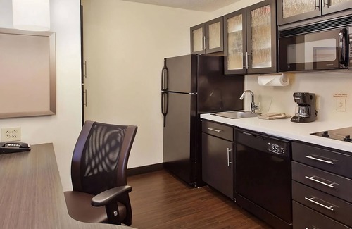 Ashley Oaks Casa | Close to Concord Park! Pet-friendly Suite with Private Kitchen! Parking, Gazebo!