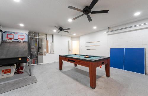 Tivoli Manor Casa | Close to Disney, pool spa, games room, budget friendly, Posner Park