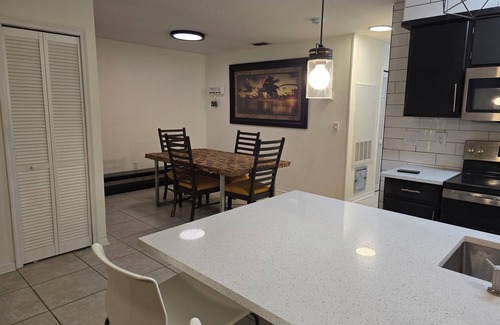 Royal Palm Bay Condominio | Close to Disney, universal SeaWorld and outlets with Walmart next door!