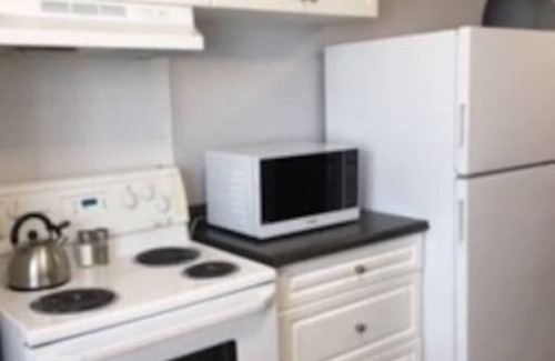 South Lethbridge Casa | Close to Downtown 3 Bedroom Duplex