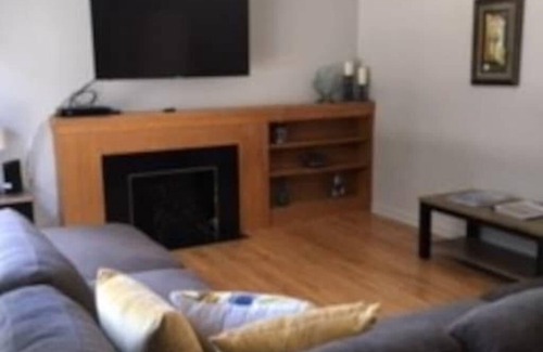 South Lethbridge Casa | Close to Downtown 3 Bedroom Duplex