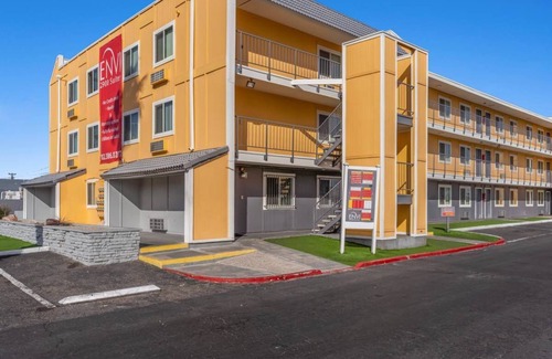 Sunrise Manor Apartamento | CLOSE TO DOWNTOWN & EASY ACCESS TO THE FREEWAY, STOP BY TODAY & ENJOY YOUR STAY.