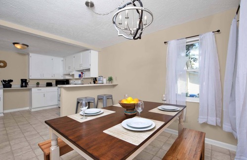 Terry Sanford Casa | Close to Downtown & Fort Bragg- The Precious Pearl