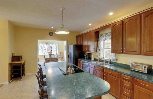 Barnardsville Casa | 15 MINUTOS AL CENTRO DE ASHEVILLE- DORMITORIOS 11-22, MAGNÍFICAS VISTAS, JACUZZI, CHIMENEA