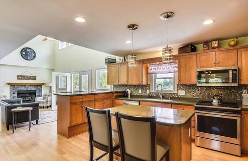 Weaverville Casa | Cerca de DT, Vistas !!