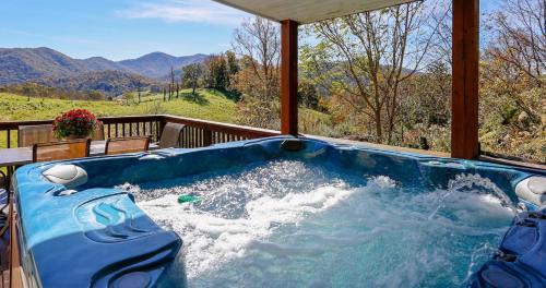 Barnardsville Casa | Close To Dt Asheville, Hot Tub, Pool Table