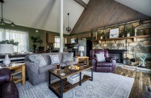 Gatlinburg Chalet De Esquí | Close to Dwntwn! Last Minute SpringBreak 30% Deals w/Hot Tub,Fireplace&Mtn Views
