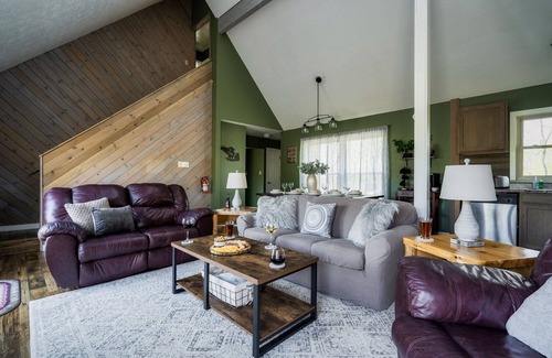 Gatlinburg Chalet De Esquí | Close to Dwntwn! Last Minute SpringBreak 30% Deals w/Hot Tub,Fireplace&Mtn Views