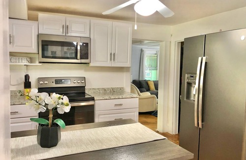Bristol Casa | Close to DWTN Bristol, Newfound & 15min Ragged Mt.