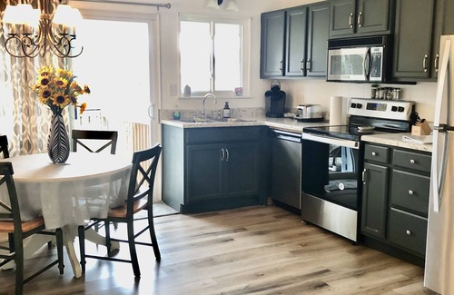 Johnson City Casa | Close to everything with all the comforts of home.