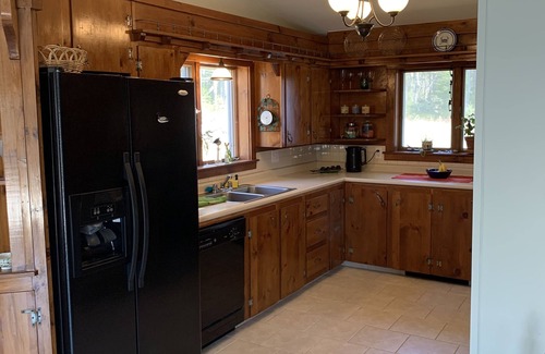 Spruce Head Casa | Close to everything and away from it all.