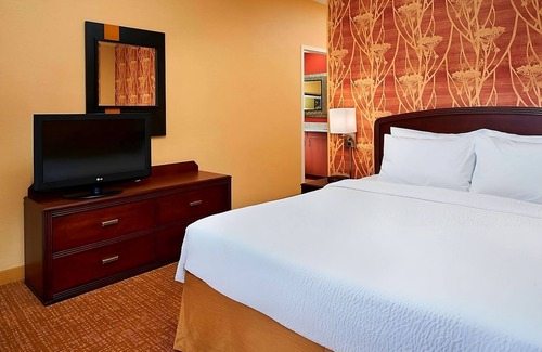 West Dundee Complejo | Close to Grand Victoria Casino! FREE Parking, Pool, Pet-Friendly Property!