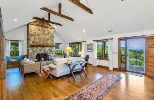 Grassy Creek Casa | Close to Grayson Highlands, Outdoor Fireplaces, Sleeps 11, Dogs Welcome