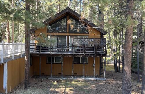 Pioneer Trail Casa | Close To Heaven With Hot Tub, Wet Bar Game Room