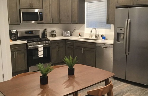 Willmore Casa | CENTRO Long Beach 5bed / 4bath