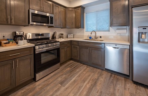 Willmore Casa | CENTRO Long Beach 5bed / 4bath