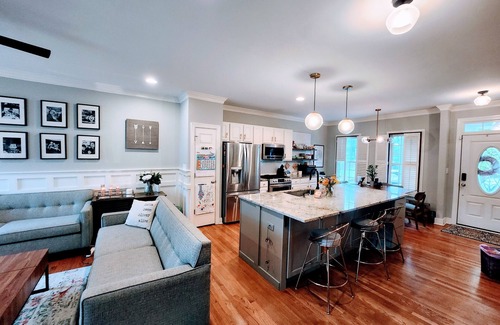 Cary Casa | Close to it all! RDU, Downtown Raleigh&Durham, Pet friendly, Fast WIFI