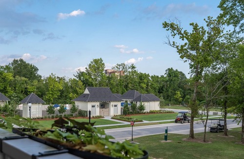 Highlands - Perkins Casa | Close to L'auberge and LSU! Pool, ping pong, balcony views, & 2 Master Suites!