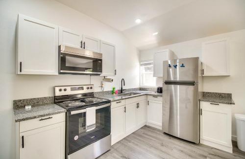 Grove Casa | Close to Lake Grove Cabin with Shared Fire Pit!