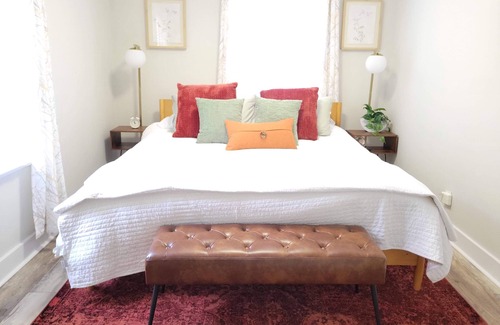 North Charlotte Casa | Close to lightrail in the Heart of NODA!
